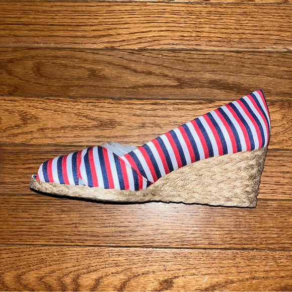 Adrienne Vittadini Navy & Red Bailee Peep Toe Wedges Women’s Size 8 EU 38 - Picture 4 of 10